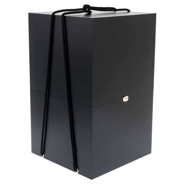 Коробка подарочная с фурнитурой дизайнерская 37х37х60см черная