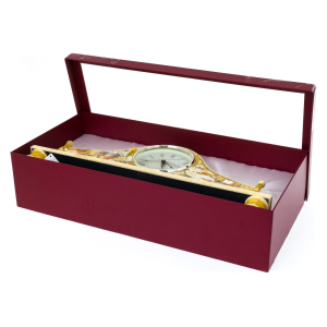 Mantel clock made of amber