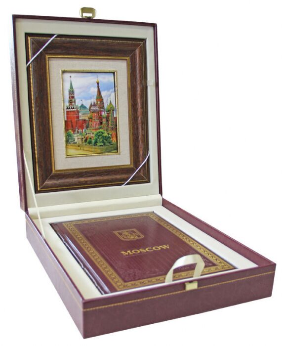 Подарочный набор с книгой и панно "Москва" финифть