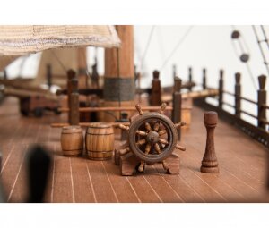 Эксклюзивный мини бар "Голландский бриг XVIII века" из драгоценных пород дерева