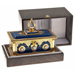 Lapis lazuli casket with rock crystal, Zlatoust