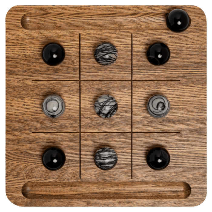 The board game Tic Tac Toe "Picasso"