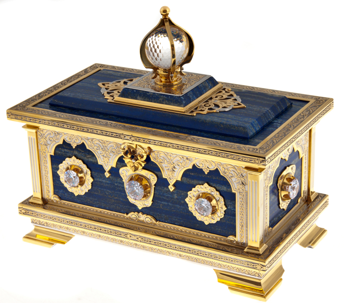 Lapis lazuli casket with rock crystal, Zlatoust