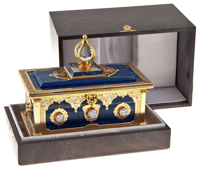 Lapis lazuli casket with rock crystal, Zlatoust