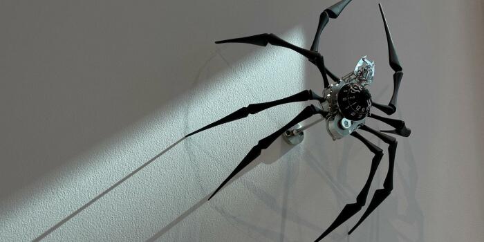 Эксклюзивные настольные часы "Arachnophobia" Black