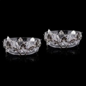 A pair of Moderna candy bowls