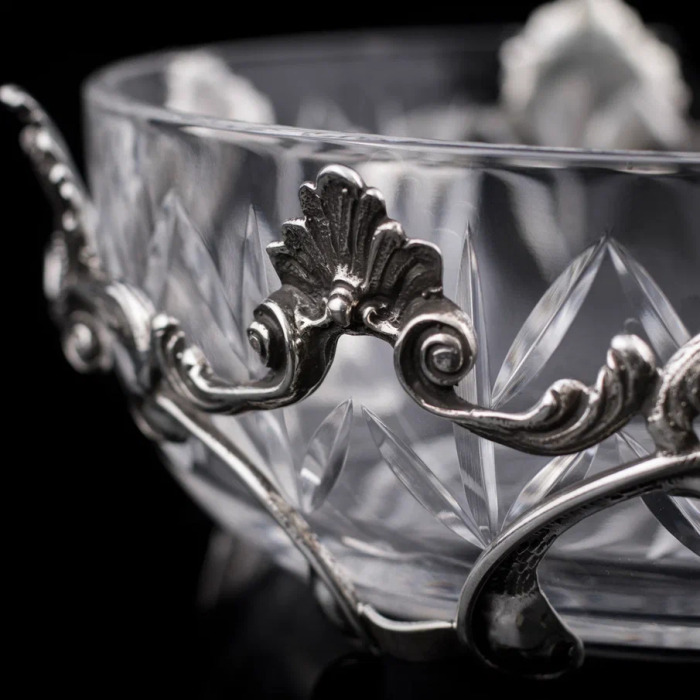 A pair of Moderna candy bowls