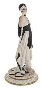 Statuette "Lady" in black and white