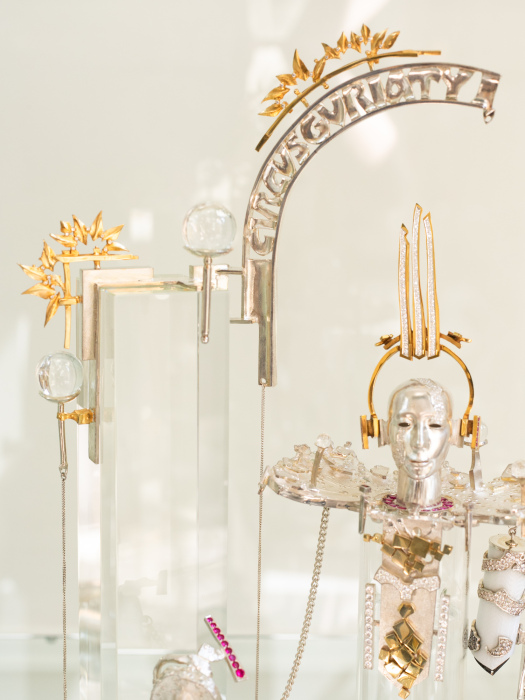 Exclusive table composition "Sitting doll"