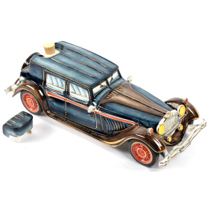 Stock car "Retro" with rotating wheels