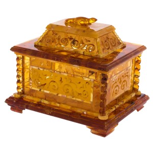 The box made of amber "Salamander"