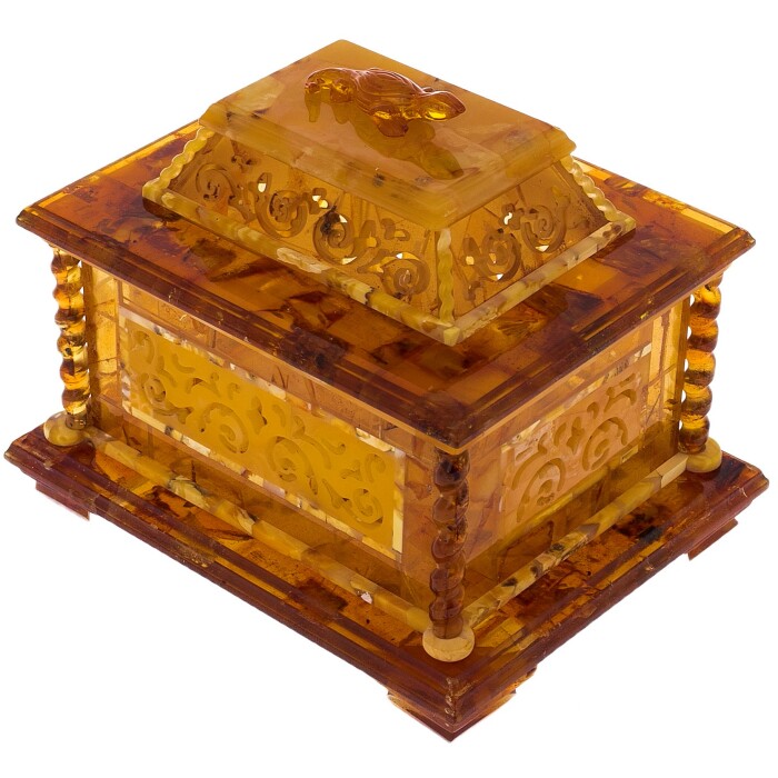 The box made of amber "Salamander"