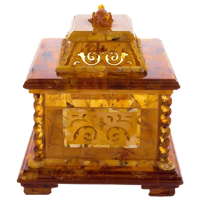 The box made of amber "Salamander"