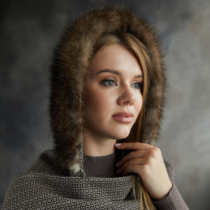 Women's bonnet with sable fur trim "Galant"