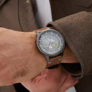 Automatic mechanical Wristwatch Lincor "Sputnik" silver with brown strap