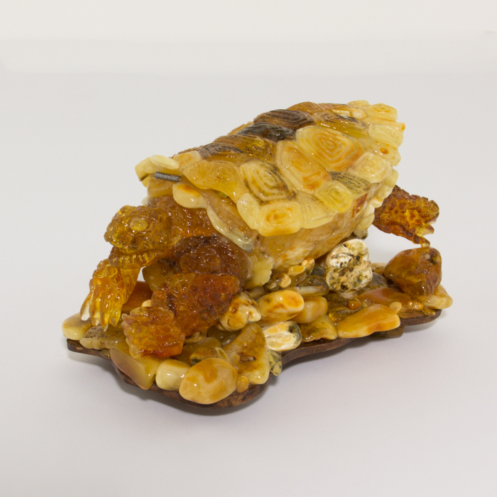 Souvenir box made of amber "Turtle"