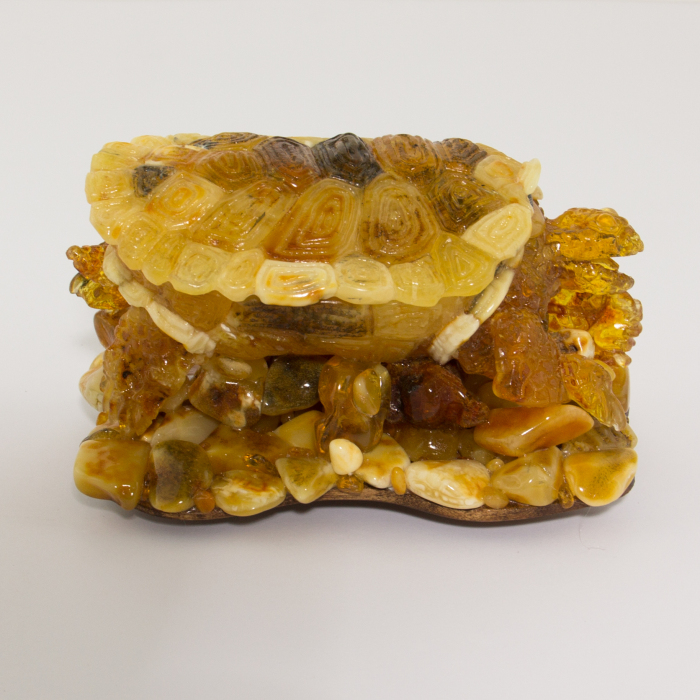 Souvenir box made of amber "Turtle"