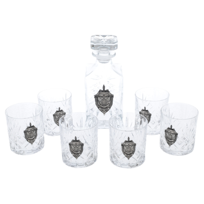 A set of whiskey glasses for 6 people
