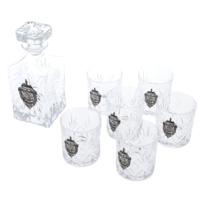 A set of whiskey glasses for 6 people